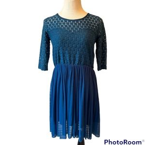 BEAUTIFUL TWO TONE TEAL DRESS WITH SWEETHEART NECKLINE, PEEK…